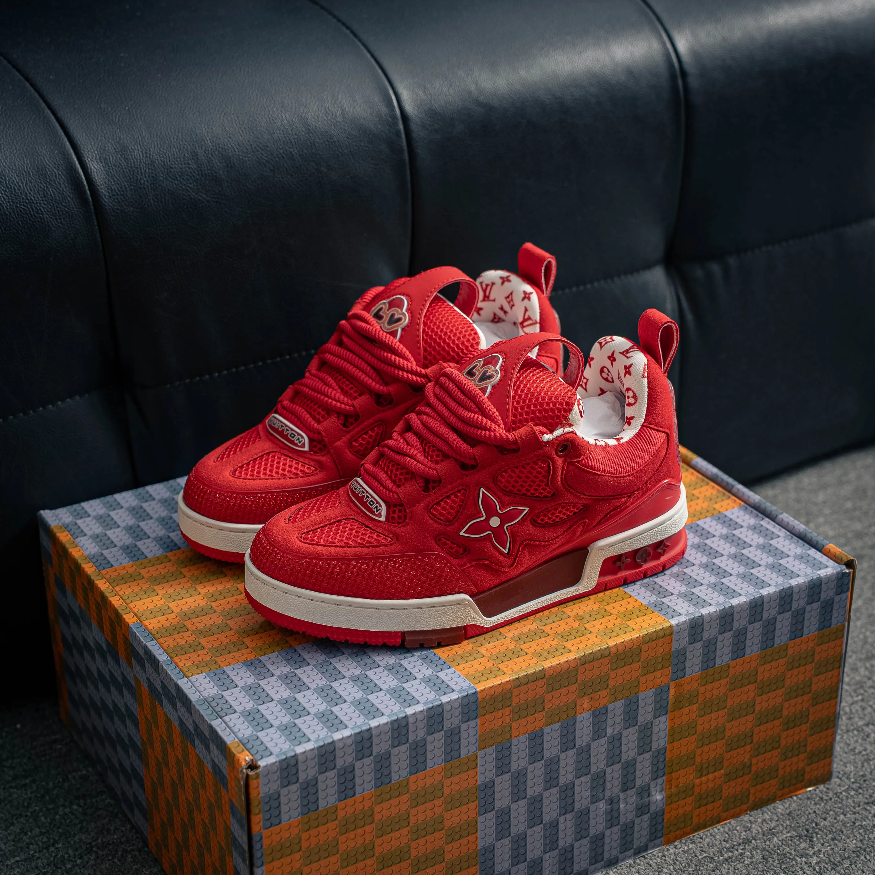 # LV- - trainer 2026 New Arrival 1：1 ！！ Shoes Cowhide Leather ， LOGO ， Breathable ， 。